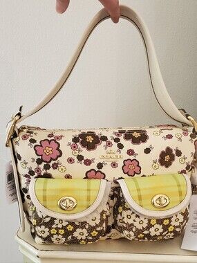 🌼Coach Cargo Shoulder Bag in Floral Print🌸
